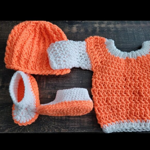 🧡 Handmade 4-piece Crochet Baby Matching Sweater, Hat, & Booties, Orange 0-6 M - Picture 2 of 2